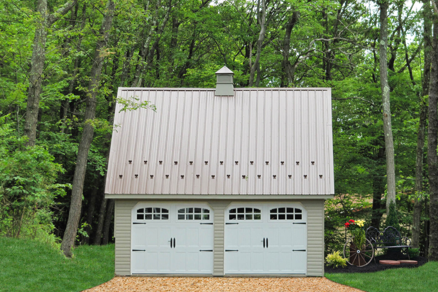 2-car garage with metal roof for sale in Woodbridge Township, NJ