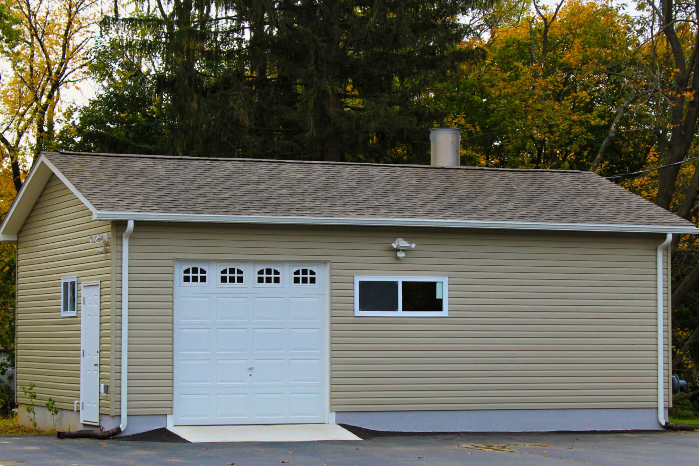 single car workshop garage for sale in Syracuse, NY