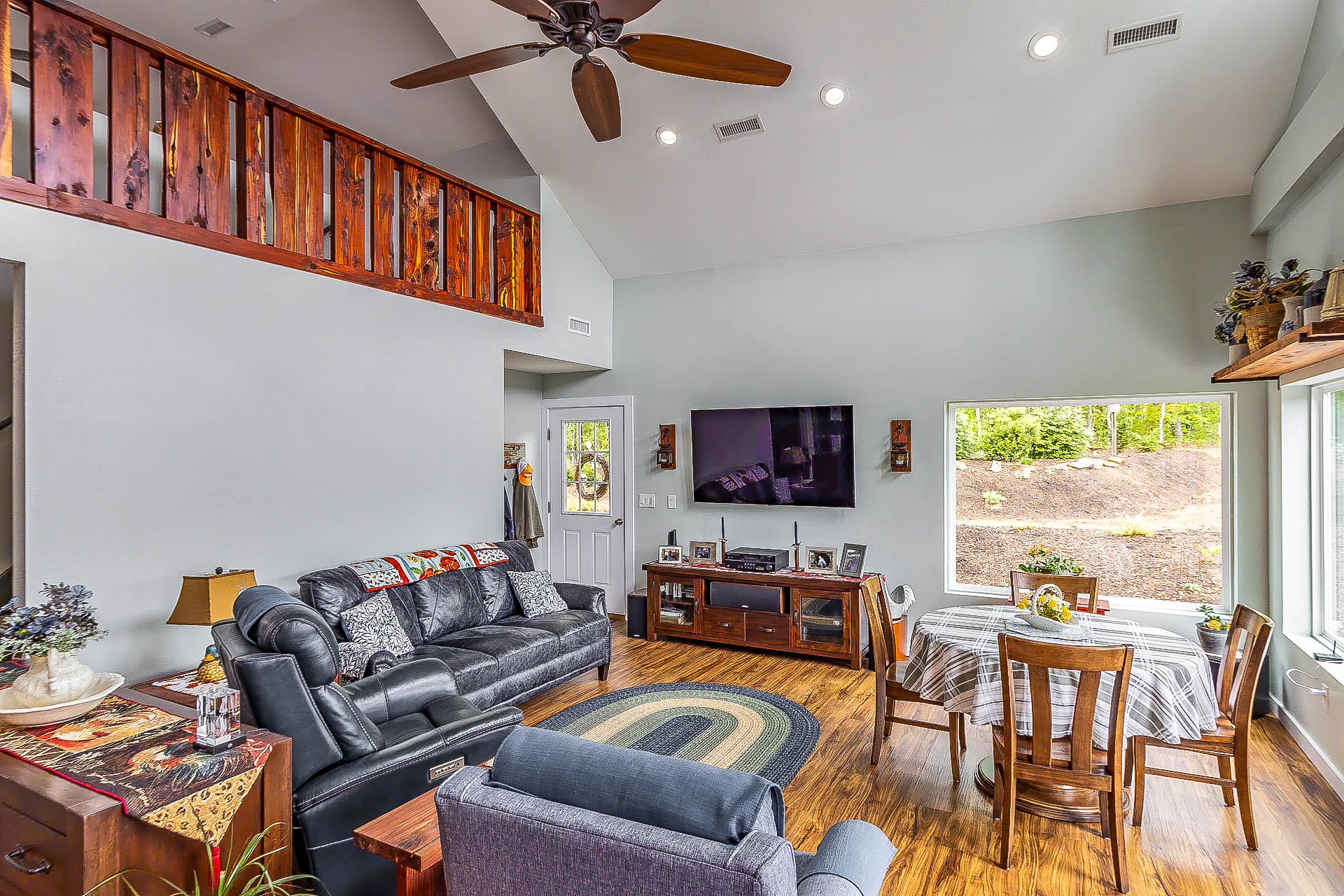 Chamberlin ret living room