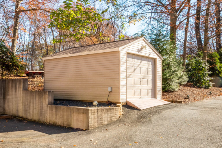 A 12x18 garage with Earthtone Cedar roofing in Kingsville, MD.