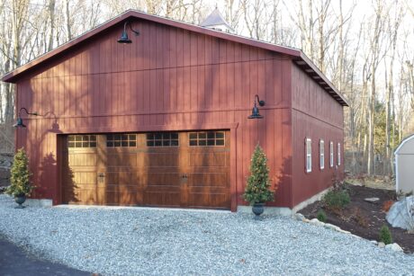 https://shedsunlimited.b-cdn.net/wp-content/uploads/fly-images/17675/1062-lift-garage-monroe-ct-1-460x307-c.jpg